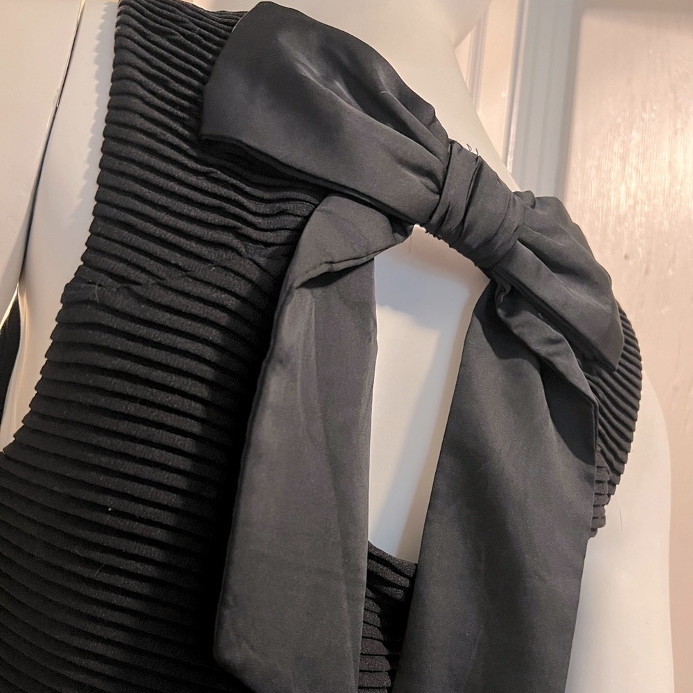 CANDIE’S Textured Pleated Sleeveless Back Bow LBD—SZ. Medium - Picture 6 of 7
